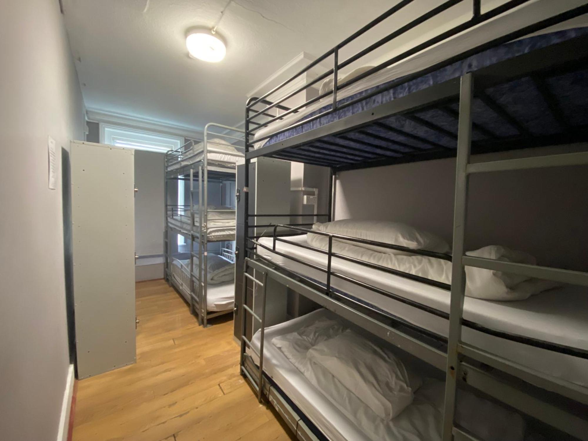 Bed 6-Bed Female Dormitory Room,1642970190:JPEG